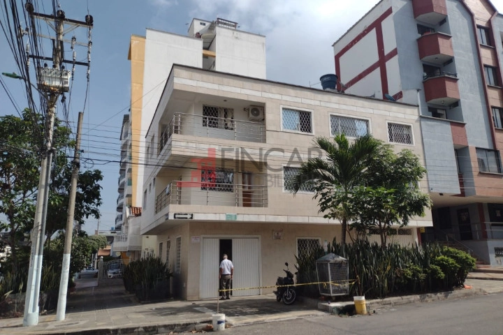 Calle 18 # 32-13