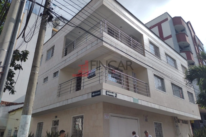 Calle 18 # 32-13