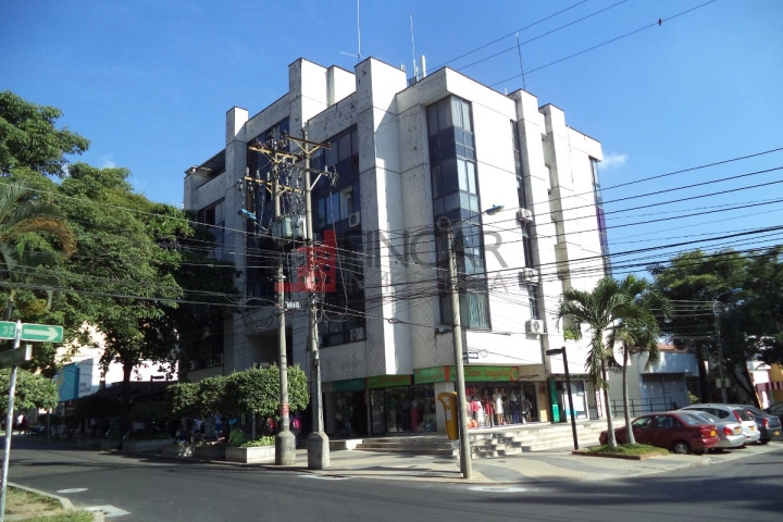 Calle 48 # 32-14