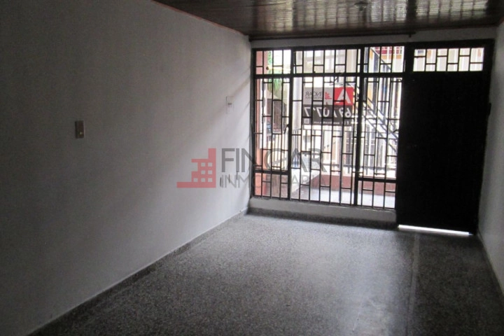 Diagonal 8b # 20a-30
