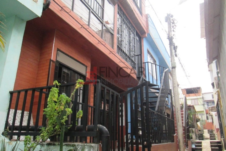 Diagonal 8b # 20a-30