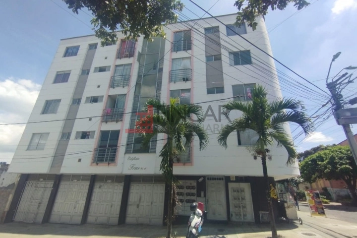 Calle 8 # 24-75