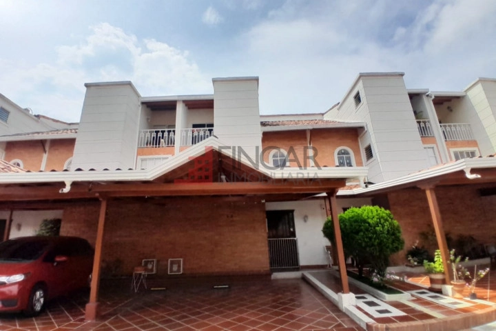 Calle 197 # 15-04