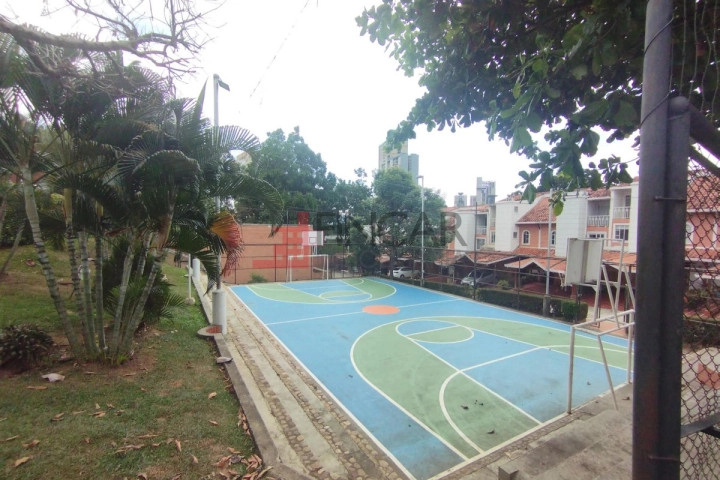Calle 197 # 15-04