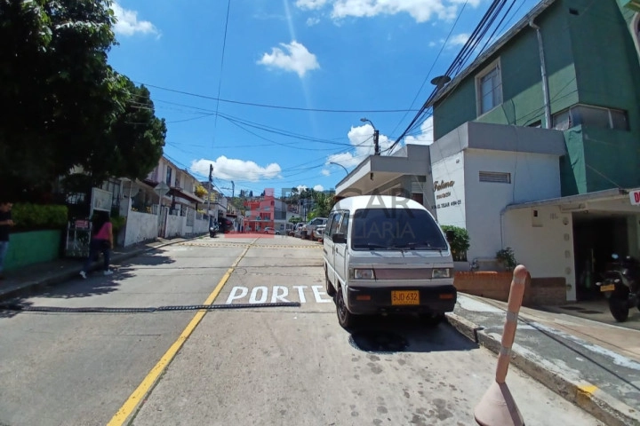Avenida El Tejar # 104-25