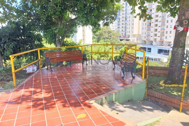 Avenida El Tejar # 104-25