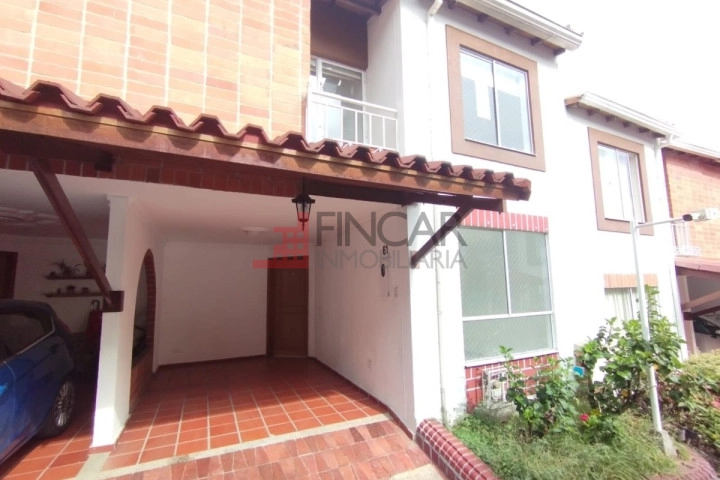 Calle 197 # 15-184