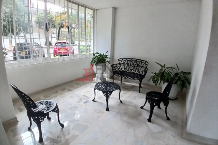 Calle 52 # 23-68
