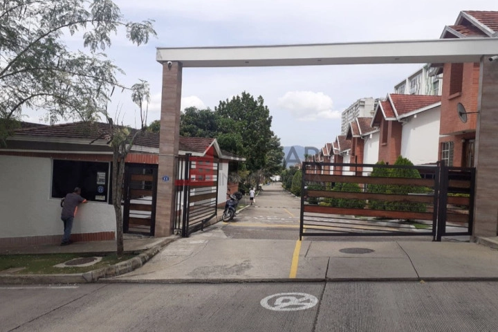 Carrera 18 # 154-26