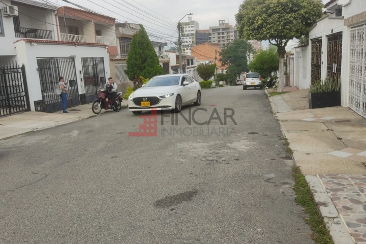 Calle 102 # 21-146