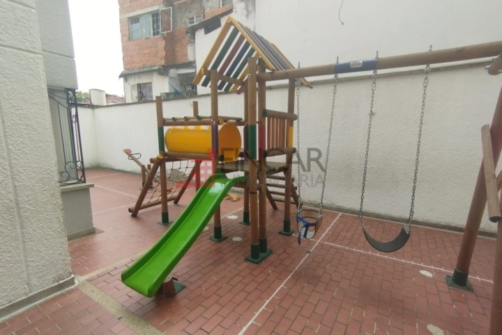 Calle 63 # 17a-15