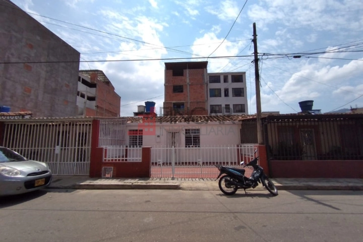 Calle 48 # 23-31
