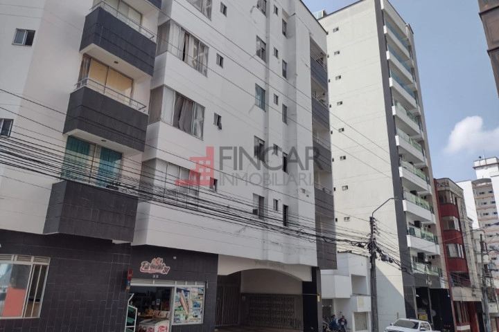 Calle 37 # 24-72