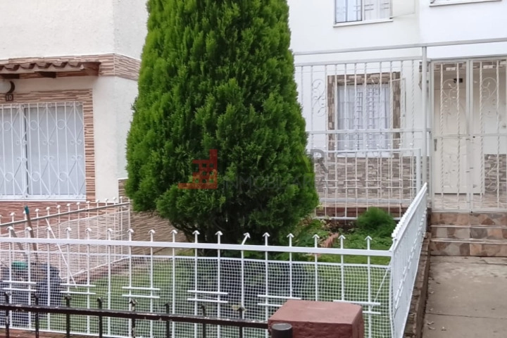 Carrera 1a # 10 guayacanes