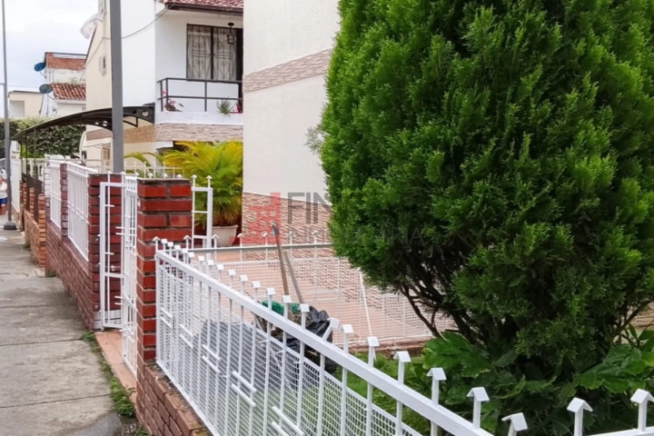 Carrera 1a # 10 guayacanes