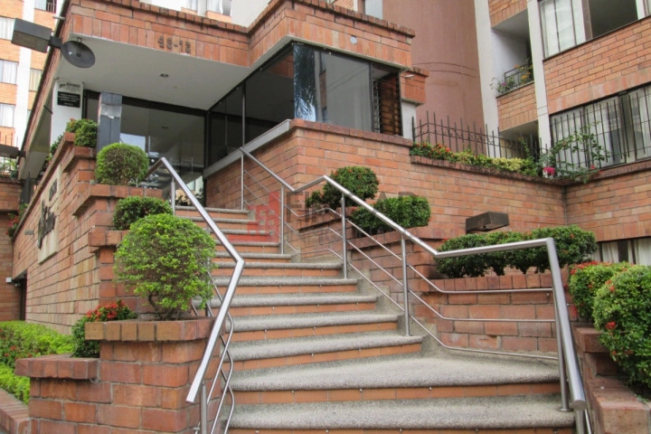 Avenida 38 # 48-12