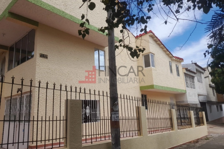 Calle 85 # 25-06