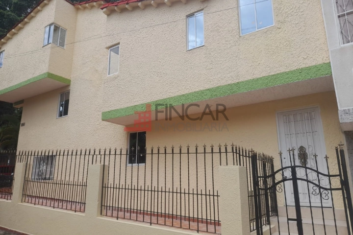 Calle 85 # 25-06